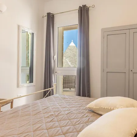 Trulli Specchiolla Carovigno